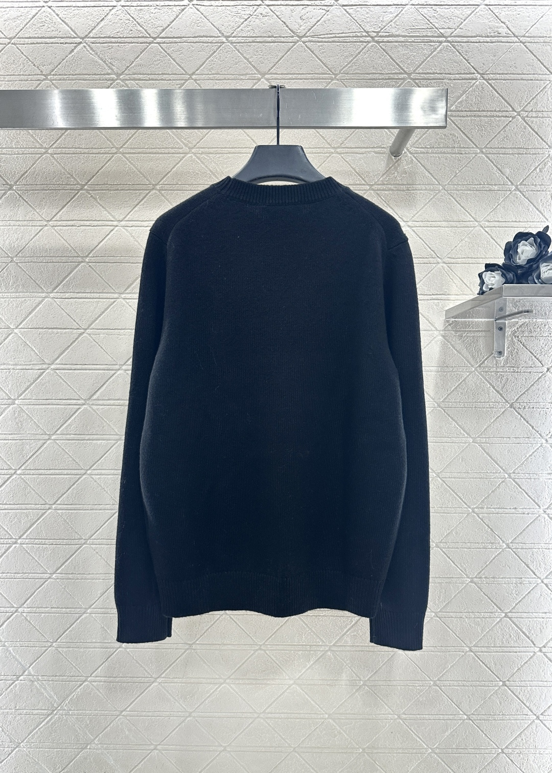 ♥Fend*♥2025新品上架 圆领刺绣卡通套头毛衣定制YB棉毛纱线材质，质感细腻，舒适保暖，圆领套头毛