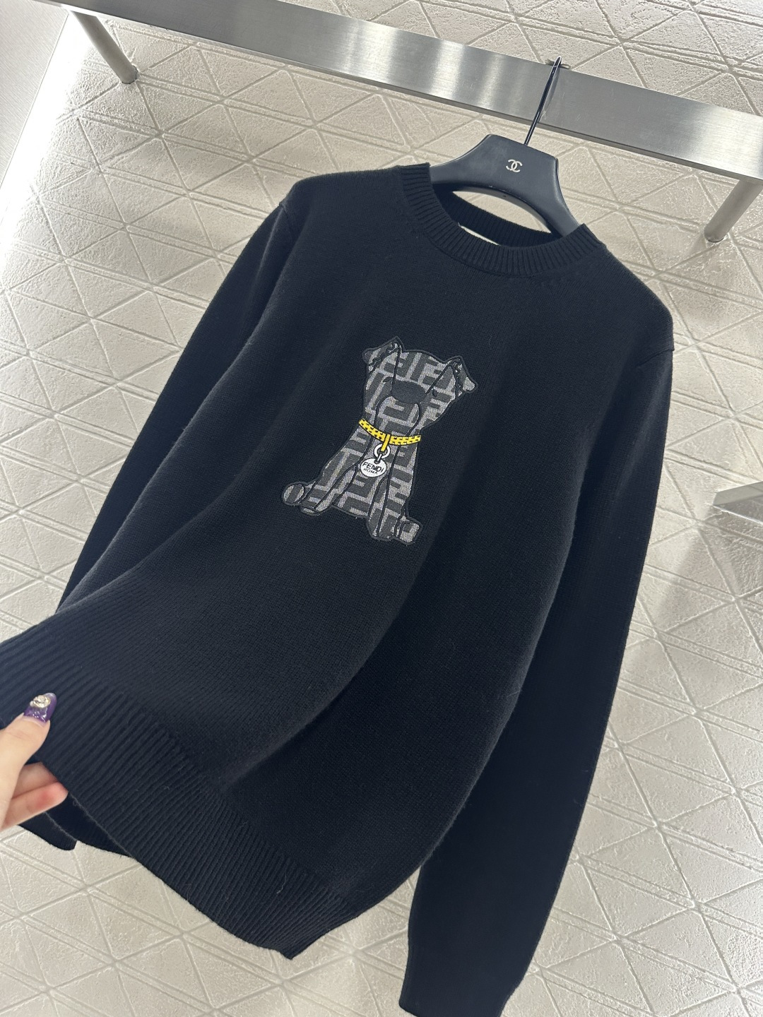 ♥Fend*♥2025新品上架 圆领刺绣卡通套头毛衣定制YB棉毛纱线材质，质感细腻，舒适保暖，圆领套头毛