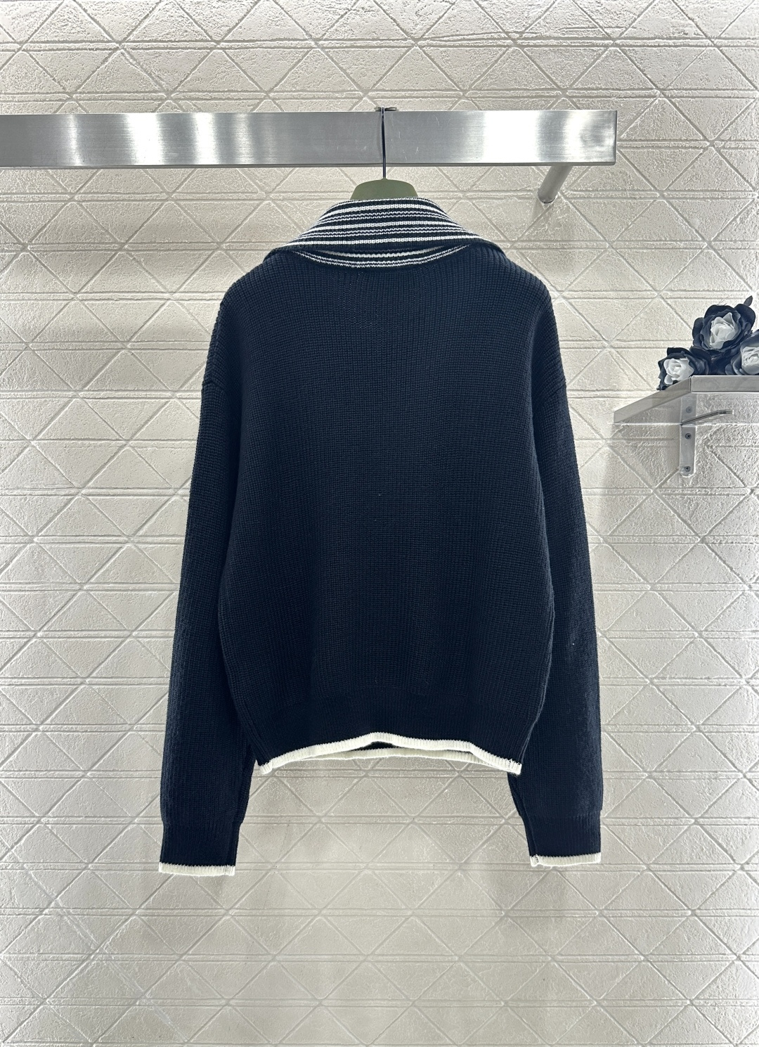 ♥Gucc*♥2025新品上架 翻领字母徽标针织毛衣定制YB羊毛纱线织造，穿搭舒适，质感十足，翻领拉链半