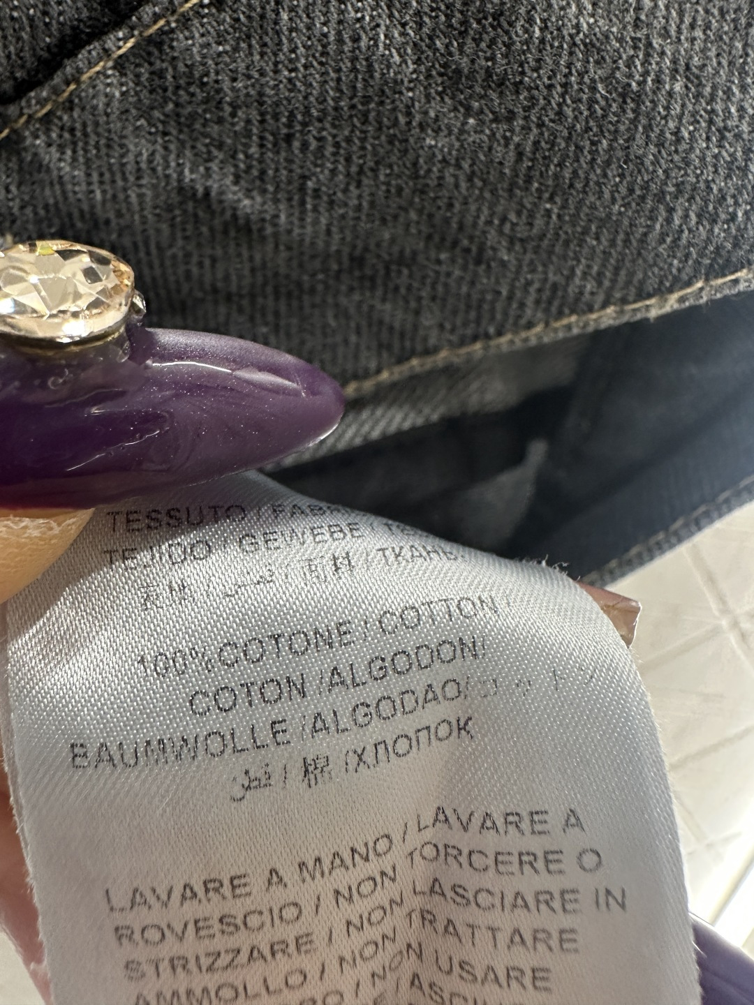 ♥Gucc*♥2025新品上架 磨白牛仔外套长裤套装定制YB斜纹棉牛仔材质，多重水洗，呈现出挺括质感，翻