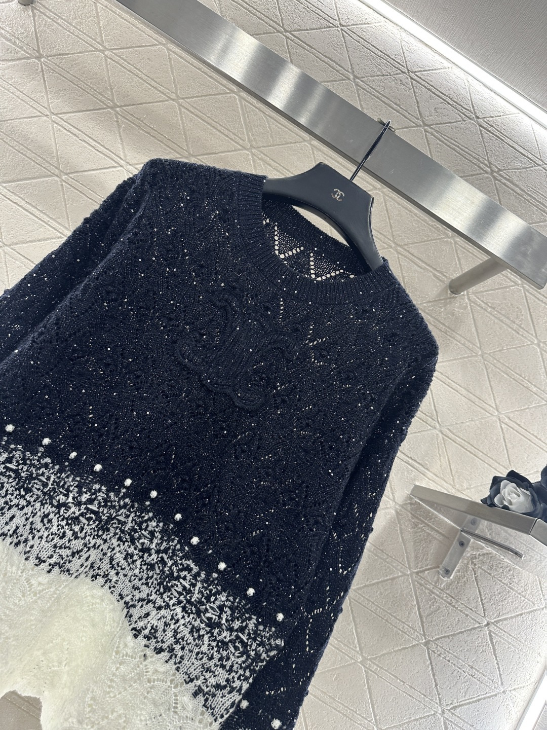 ♥Celin*♥2025新品上架 圆领镂空渐变毛衣定制YB羊毛纱线材质，质感细腻，舒适保暖，圆领套头毛衣