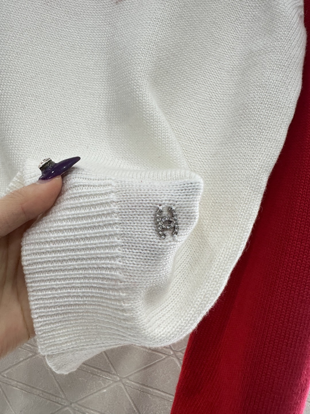 ♥Chane*♥2025新品上架圆领插肩蝴蝶结字母针织长袖定制YB羊毛纱线材质，亲肤柔软透气舒适，质感十