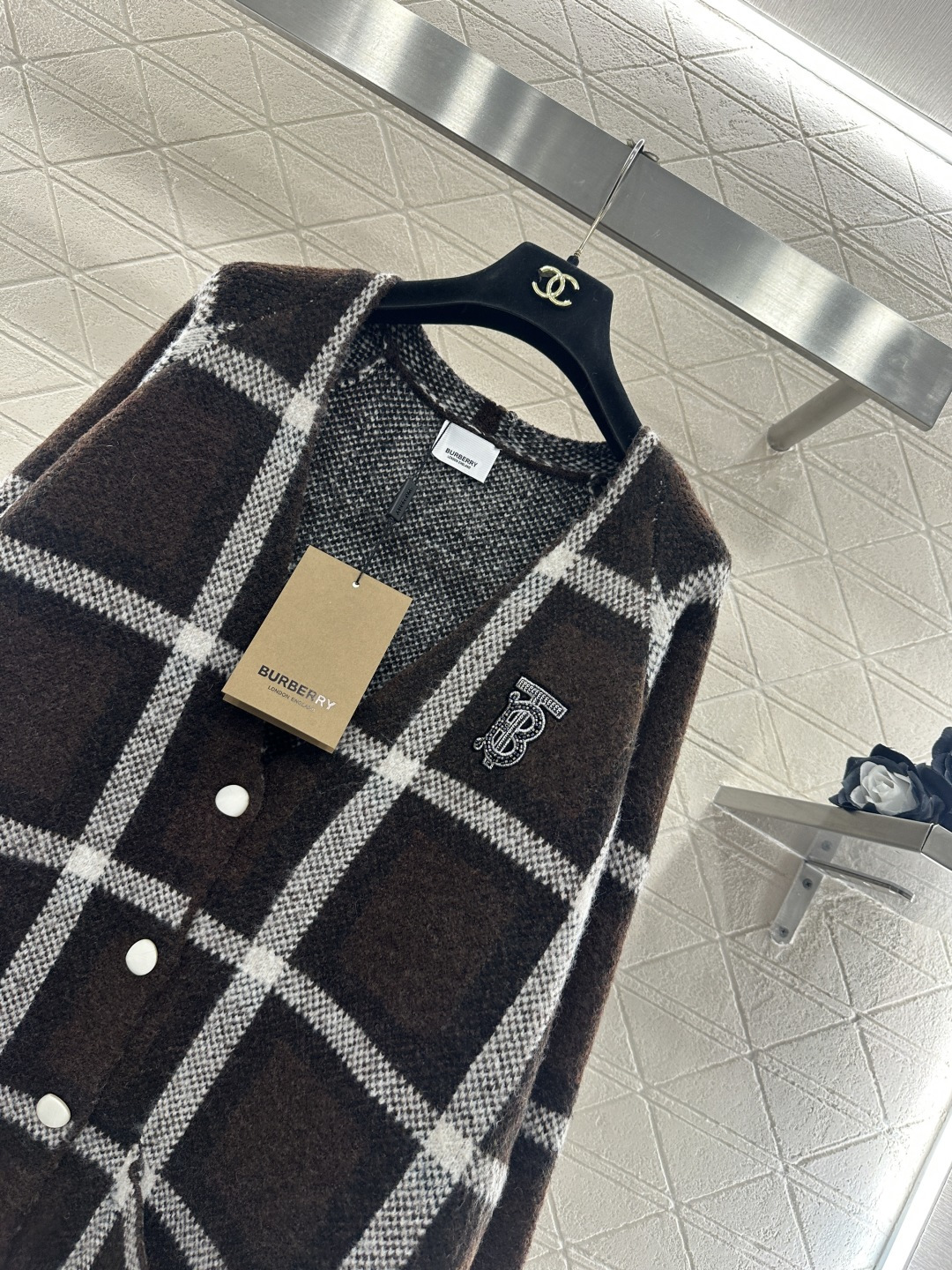 ♥BBR*♥2025新品上架 羊毛格纹围巾针织外套定制YB羊毛针织材质，质感细腻，高级舒适，V领针织廓形