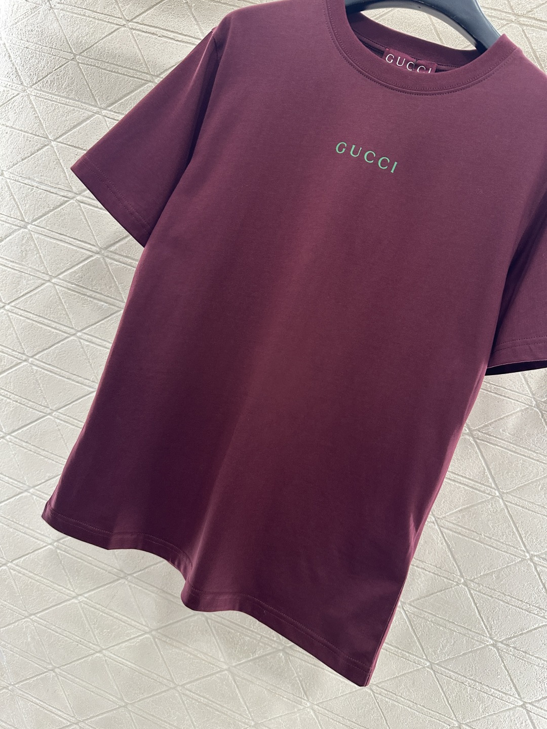 ♥Gucc*♥2025新品上架 圆领印花徽标𝑇𝑒𝑒定制YB丝光全棉材质，质感细腻，舒适透气，常规短袖裁剪