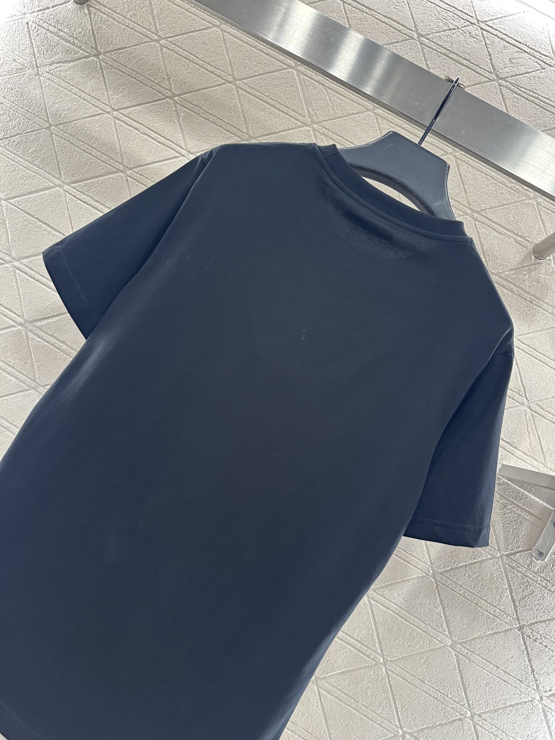 ♥Gucc*♥2025新品上架 圆领印花徽标𝑇𝑒𝑒定制YB丝光全棉材质，质感细腻，舒适透气，常规短袖裁剪