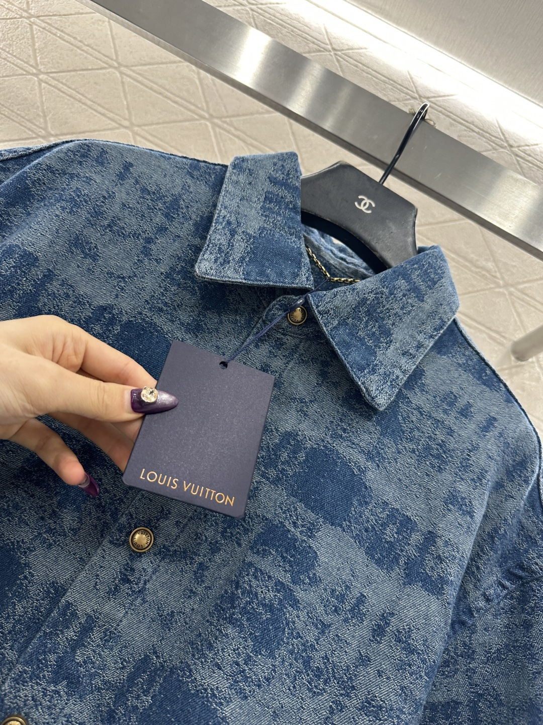 ♥Louis Vuitto*♥ 2025新品上架 激光渐变牛仔衬衣定制YB斜纹棉牛仔材质，多重水洗还原牛