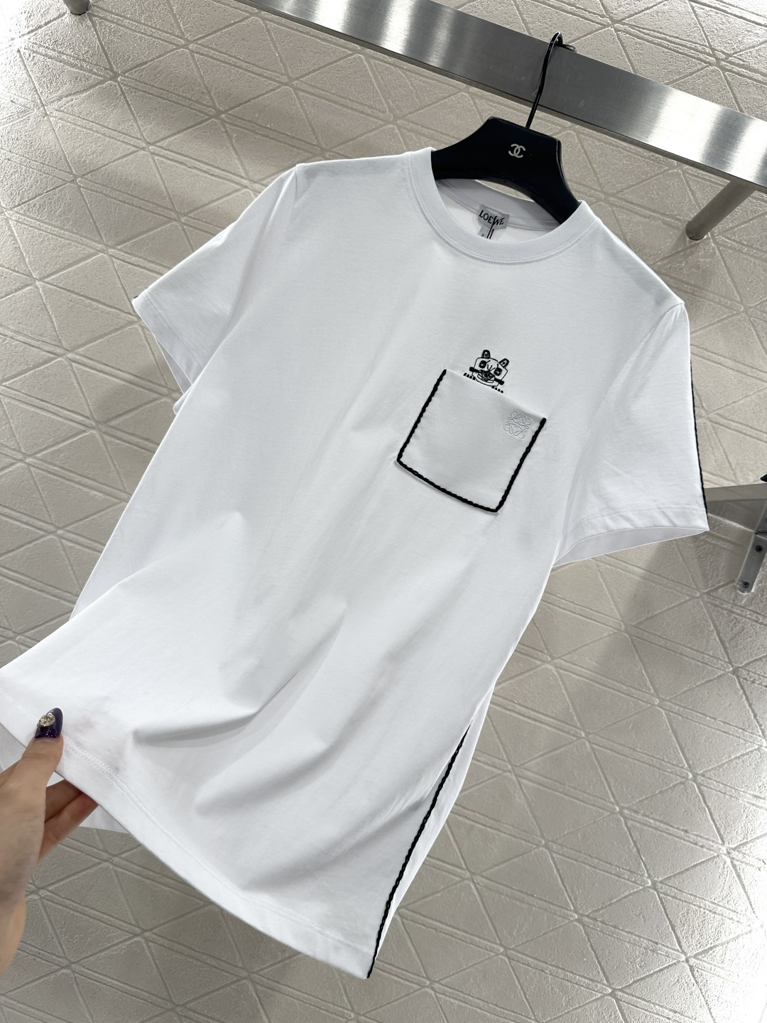 ♥Loew*♥2025新品上架 圆领口袋刺绣徽标𝑇𝑒𝑒Loew✖️Louis wain联名系列#定制YB