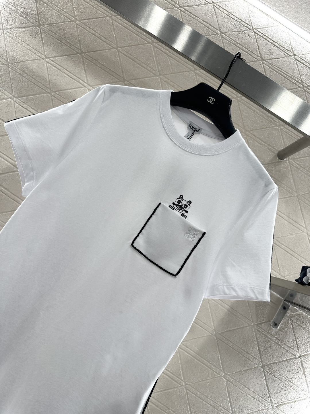 ♥Loew*♥2025新品上架 圆领口袋刺绣徽标𝑇𝑒𝑒Loew✖️Louis wain联名系列#定制YB