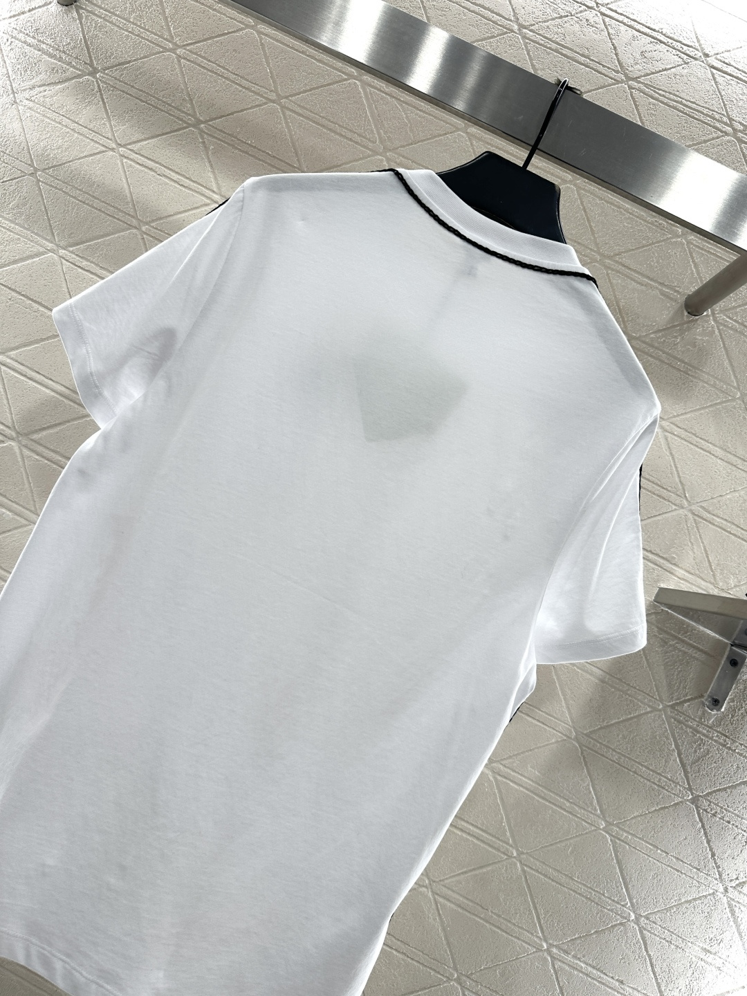 ♥Loew*♥2025新品上架 圆领口袋刺绣徽标𝑇𝑒𝑒Loew✖️Louis wain联名系列#定制YB