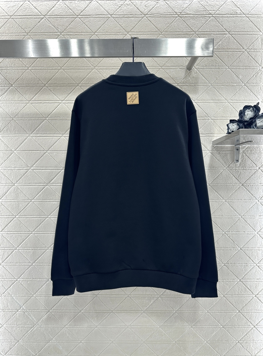 ♥Louis vuitto*♥2025新品上架 圆领刺绣徽标卫衣定制YB原生全棉材质，久洗不易变形起球，