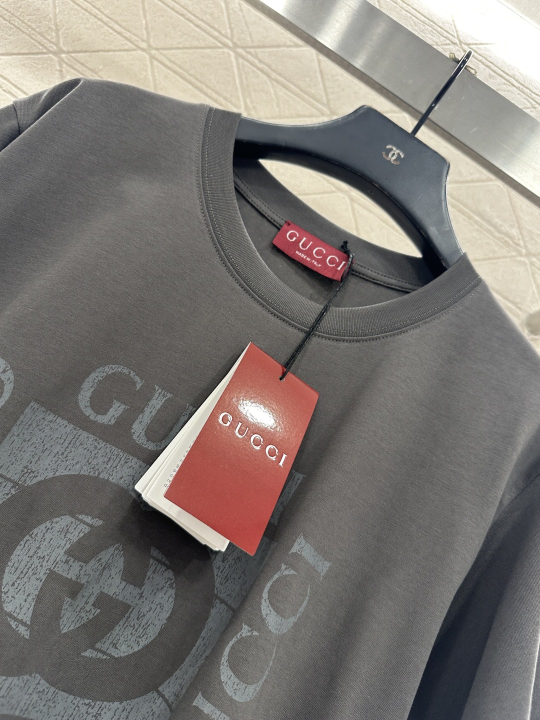 ♥Gucc*♥2025新品上架 做旧水洗印花𝑇𝑒𝑒定制YB原生全棉材质，透气舒适，质感十足，宽松廓形短袖