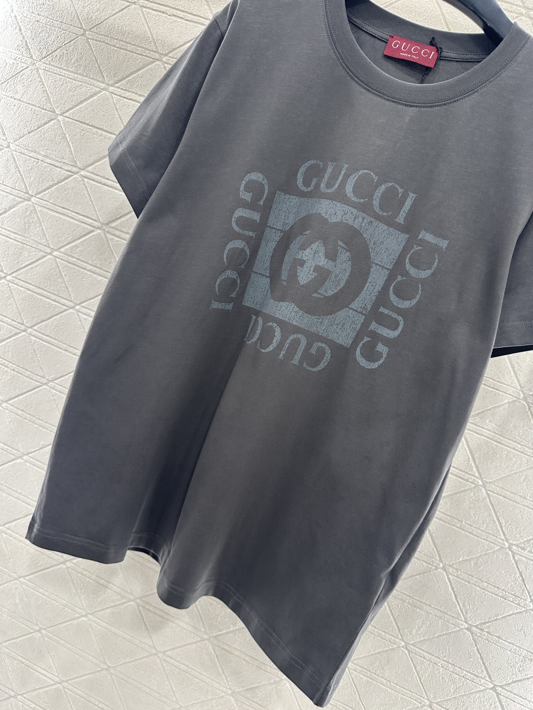 ♥Gucc*♥2025新品上架 做旧水洗印花𝑇𝑒𝑒定制YB原生全棉材质，透气舒适，质感十足，宽松廓形短袖