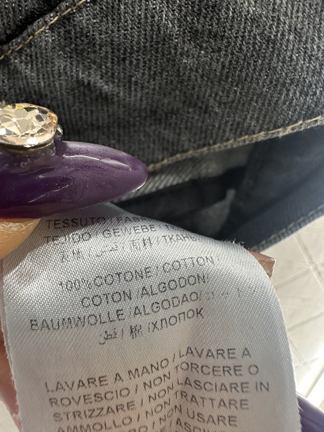 ♥Gucc*♥2025新品上架 磨白牛仔外套长裤套装定制YB斜纹棉牛仔材质，多重水洗，呈现出挺括质感，翻