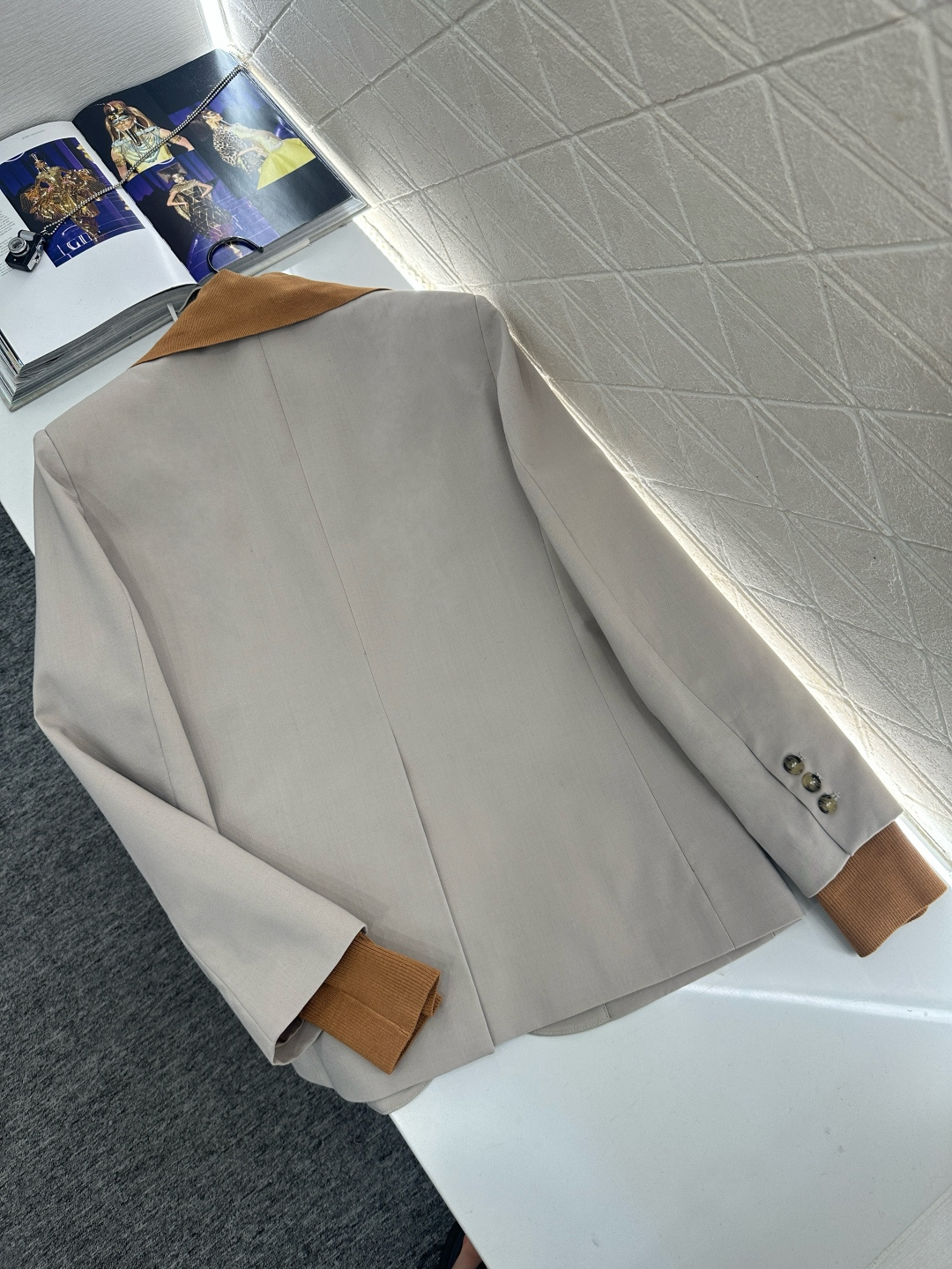 ♥Miumi*♥2025新品上架 翻领针织拼接西装外套定制YB进口精仿羊毛材质，质感光泽高级，垂顺有型，