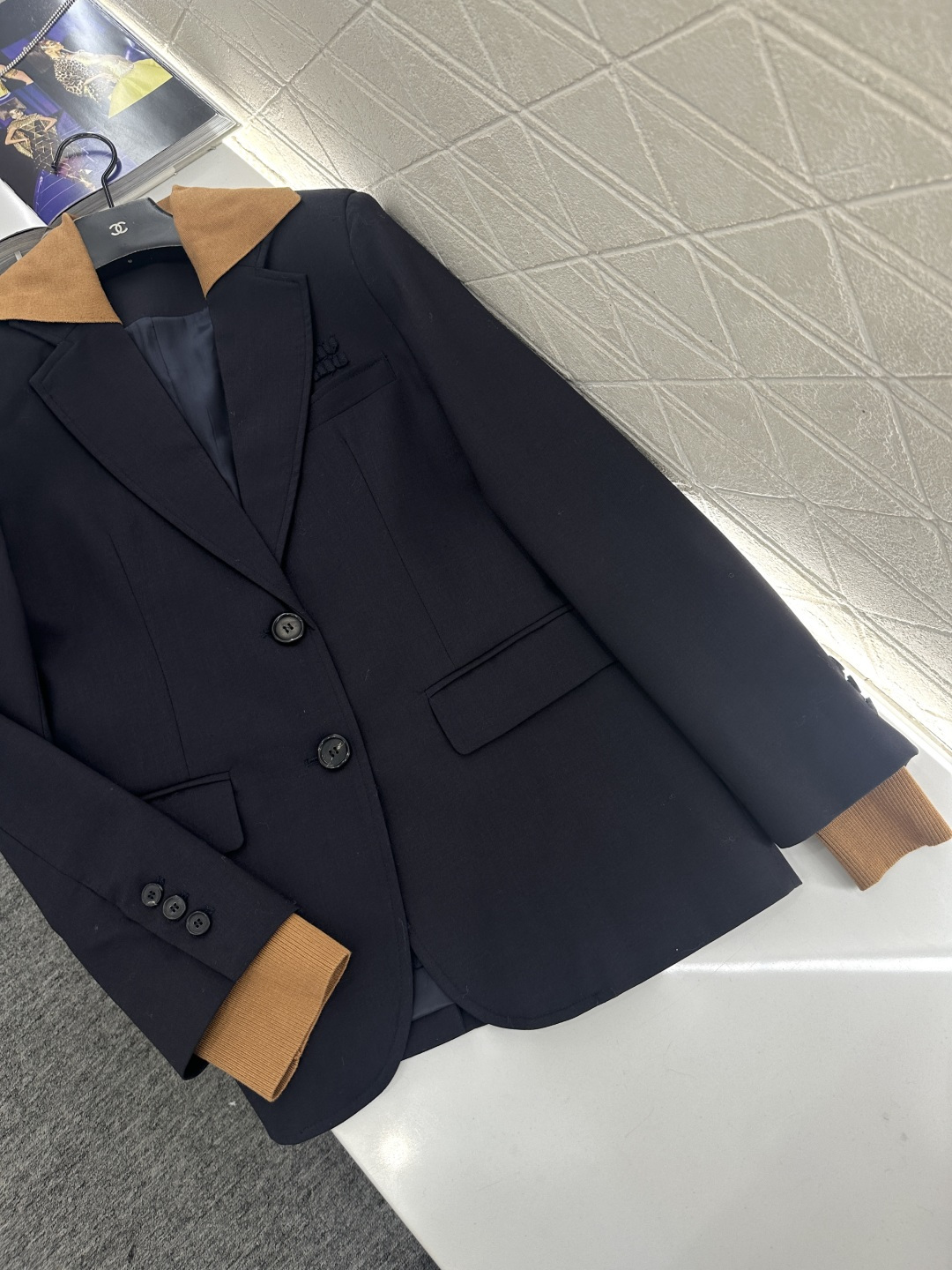 ♥Miumi*♥2025新品上架 翻领针织拼接西装外套定制YB进口精仿羊毛材质，质感光泽高级，垂顺有型，