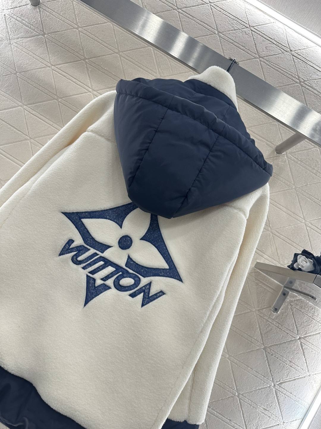 ♥Louis vuitto*♥2025新品上架 可拆卸连帽拼色泰迪外套定制YB泰迪羊羔毛材质，成衣质感品