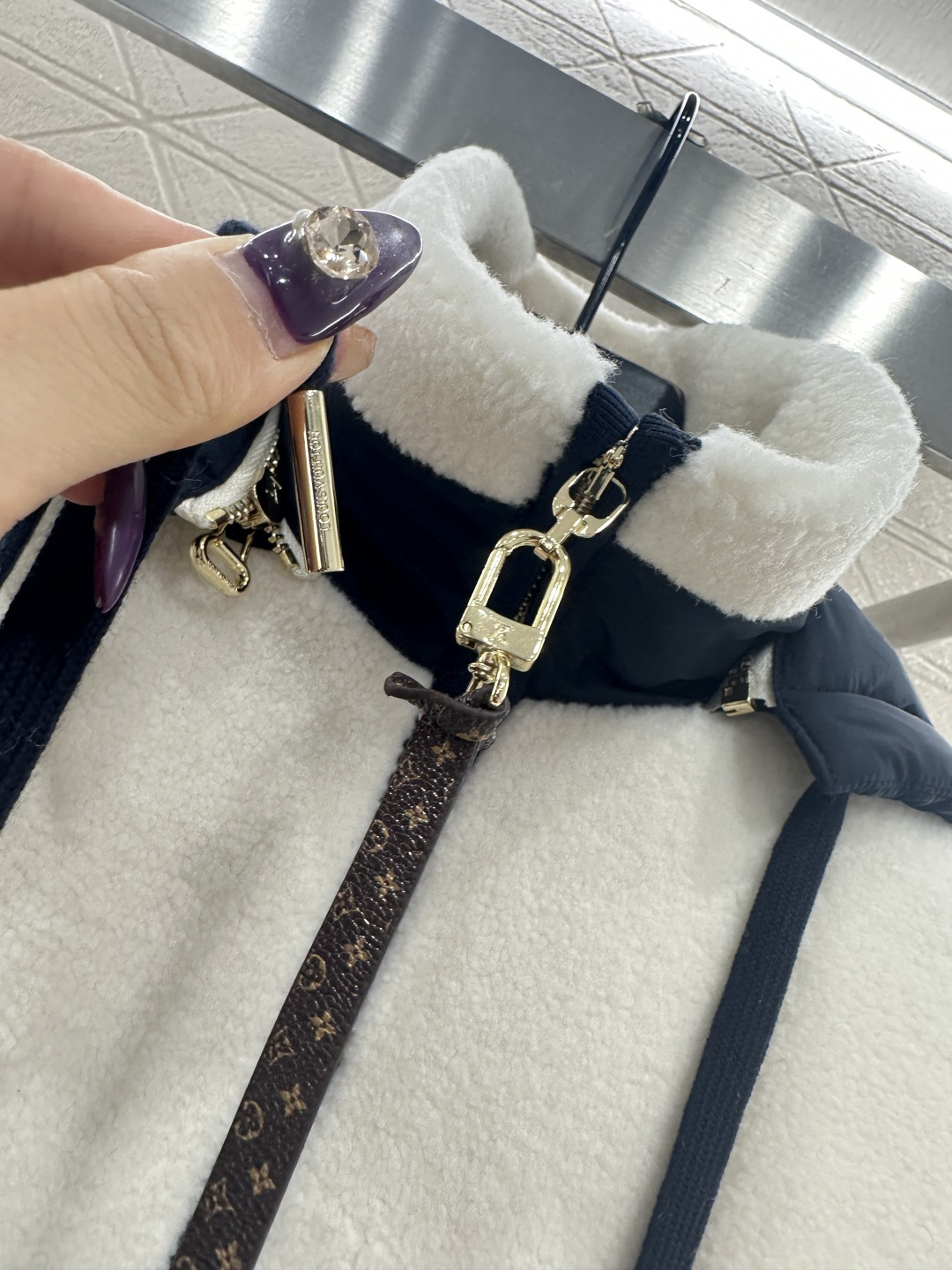 ♥Louis vuitto*♥2025新品上架 可拆卸连帽拼色泰迪外套定制YB泰迪羊羔毛材质，成衣质感品