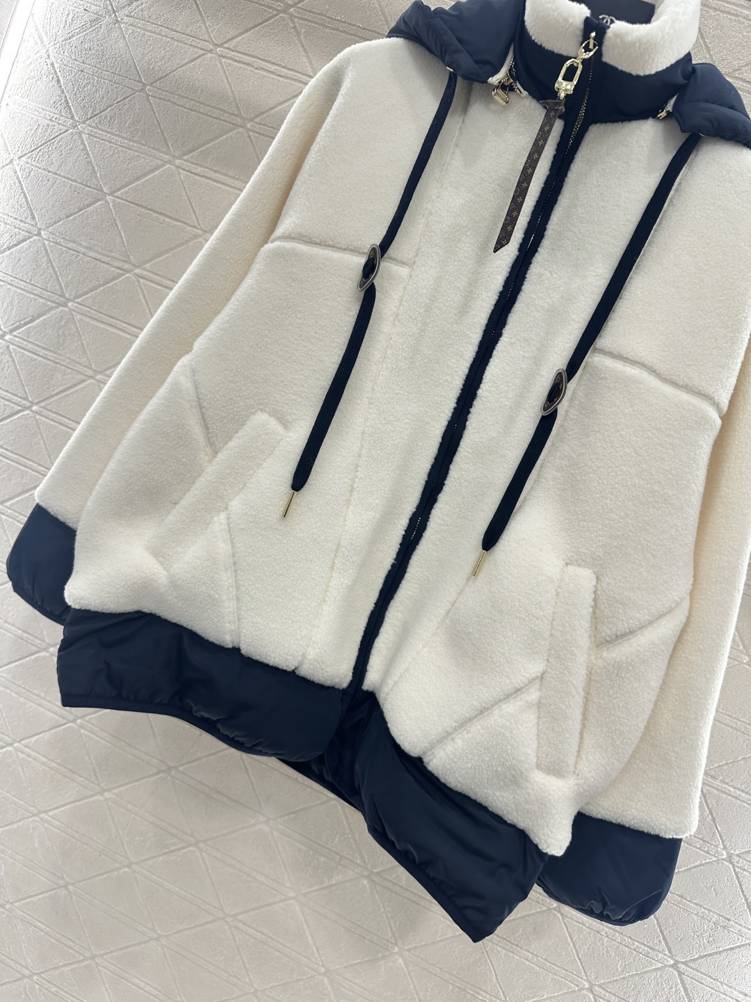 ♥Louis vuitto*♥2025新品上架 可拆卸连帽拼色泰迪外套定制YB泰迪羊羔毛材质，成衣质感品