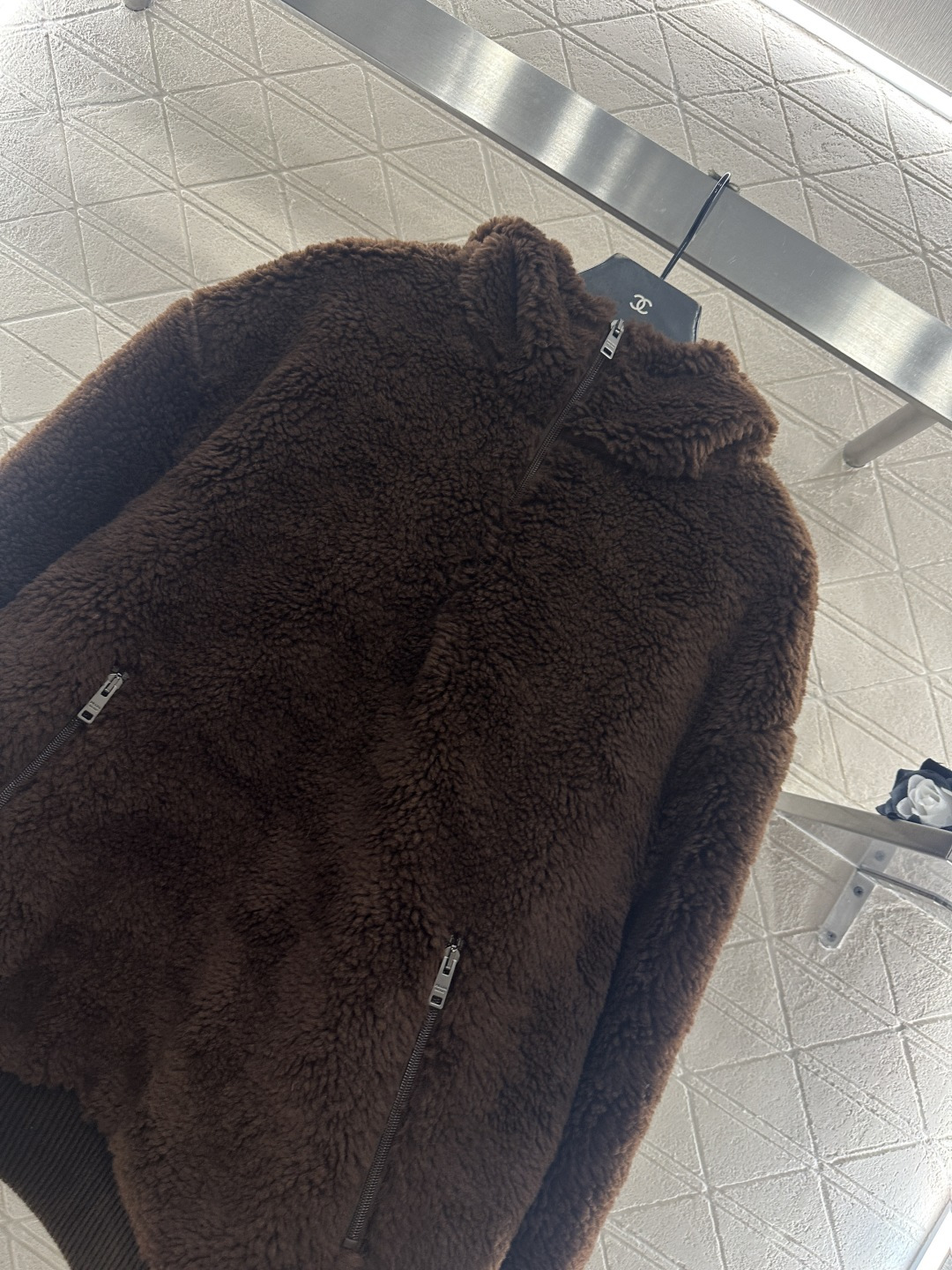 ♥Prad*♥2025新品上架 羊羔毛滑雪卫衣定制YB进口羊羔毛材质，颗粒毛绒肌理，舒适保暖，连帽抽绳调