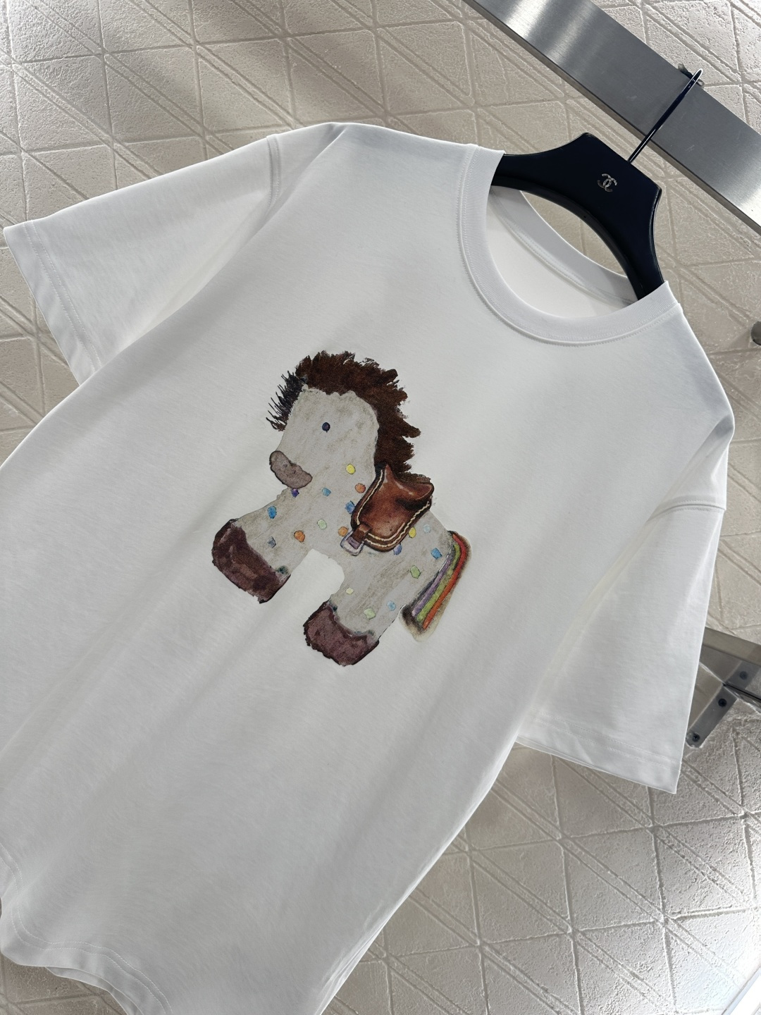 ♥26ss潮牌*♥2025新品上架 童趣印花圆领𝑇𝑒𝑒定制YB原生全棉材质，透气舒适，质感十足，宽松短袖