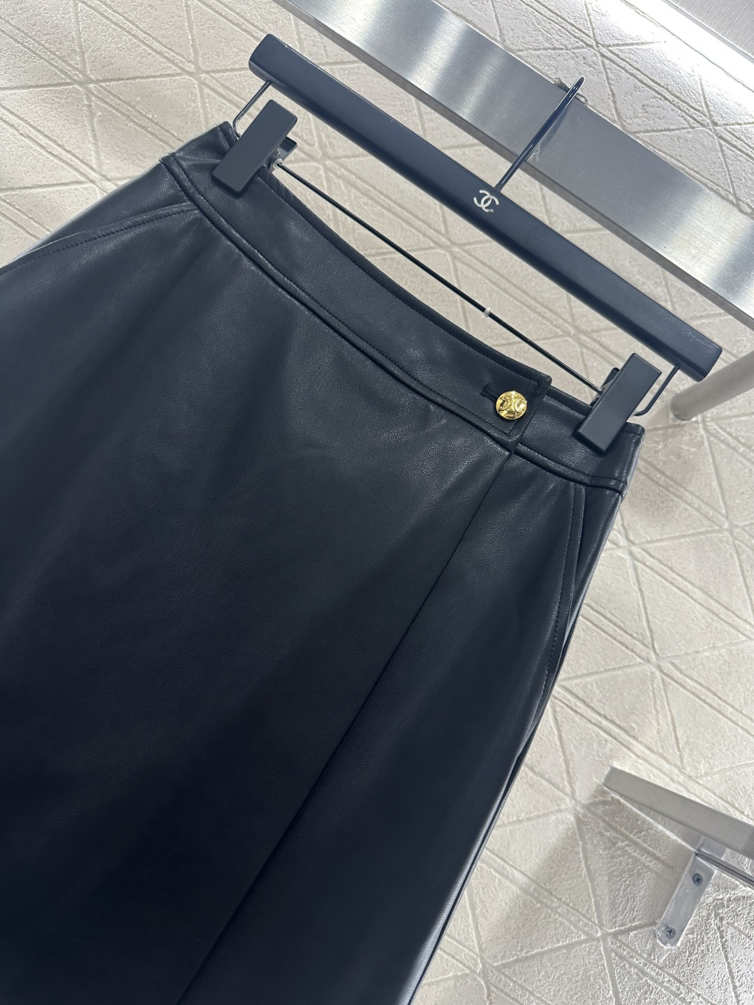 ♥Celin*♥2025新品上架 高腰一片式遮挡皮裙定制YB进口皮革材质，光泽感十足，细腻柔软，高腰半身