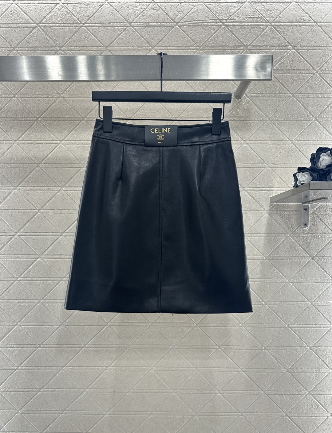 ♥Celin*♥2025新品上架 高腰一片式遮挡皮裙定制YB进口皮革材质，光泽感十足，细腻柔软，高腰半身