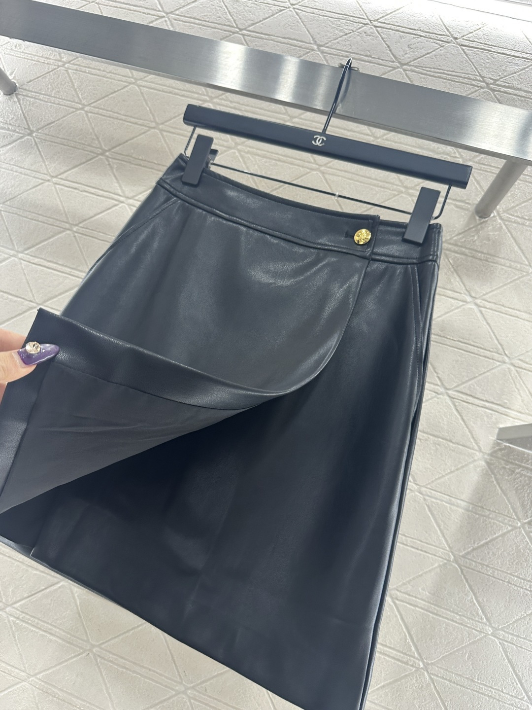 ♥Celin*♥2025新品上架 高腰一片式遮挡皮裙定制YB进口皮革材质，光泽感十足，细腻柔软，高腰半身