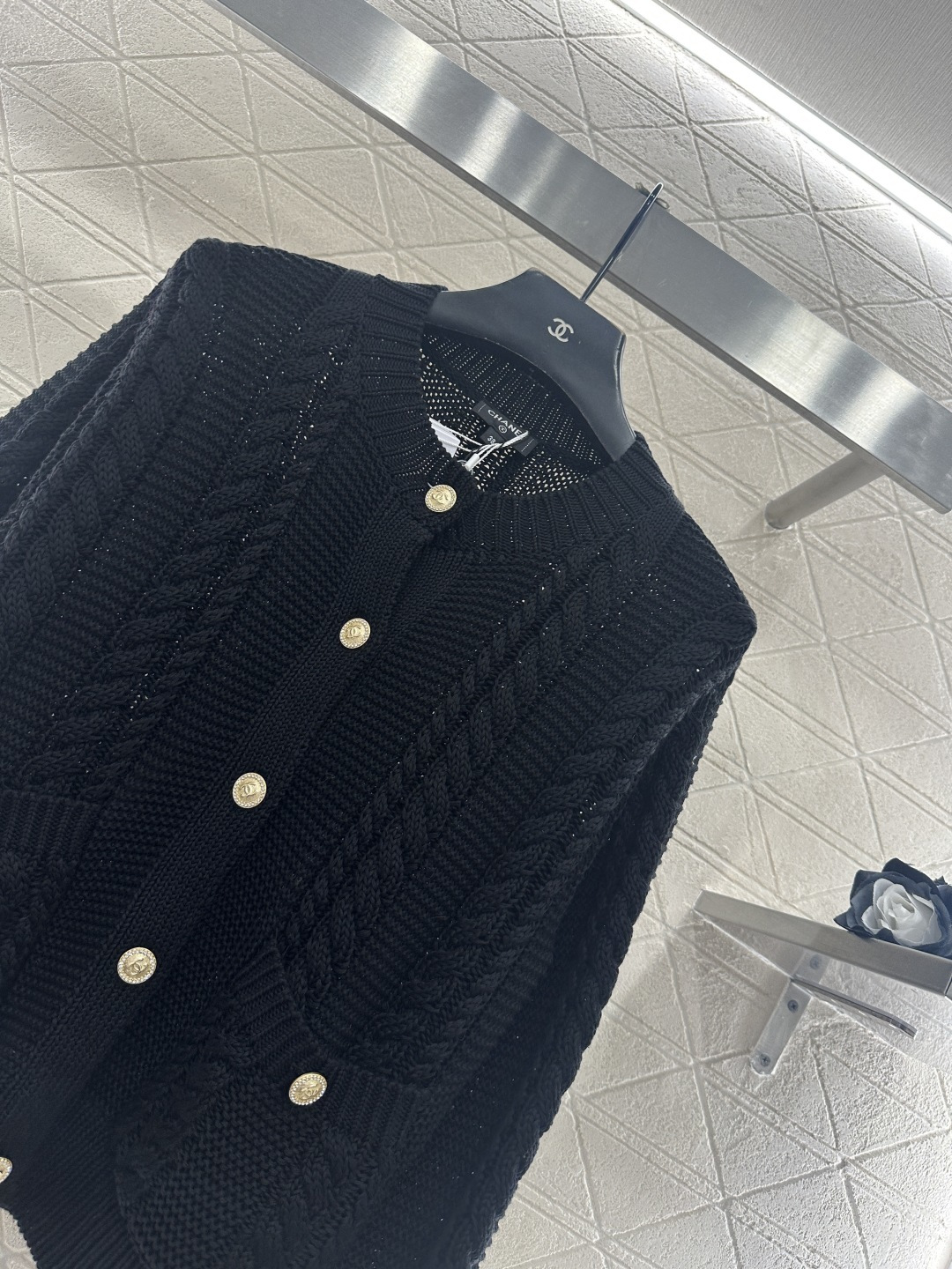 ♥Chane*♥2025新品上架 圆领麻花开衫定制YB棉毛纱线材质，质感细腻，舒适保暖，圆领针织开衫裁剪