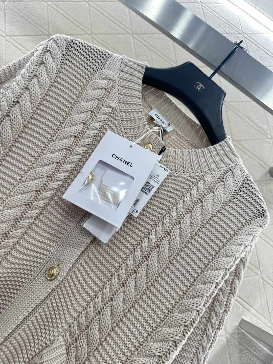 ♥Chane*♥2025新品上架 圆领麻花开衫定制YB棉毛纱线材质，质感细腻，舒适保暖，圆领针织开衫裁剪