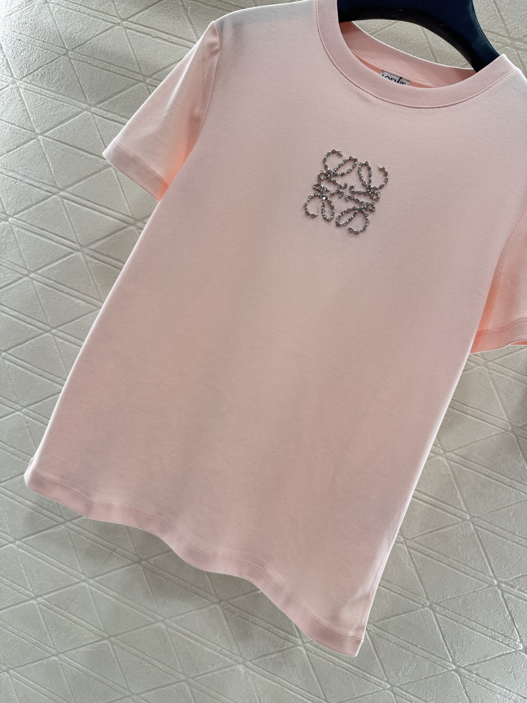 ♥Loew*♥2025新品上架 订珠水钻字母𝑇𝑒𝑒定制YB丝光全棉材质，透气舒适，质感十足，常规短袖T恤