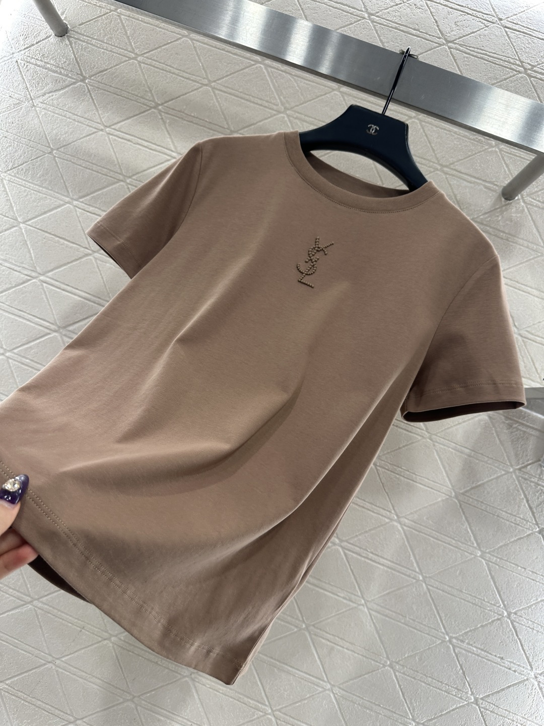 ♥Louis vuitto*♥2025新品上架 立体刺绣字母𝑇𝑒𝑒定制YB丝光全棉材质，透气舒适，质感十