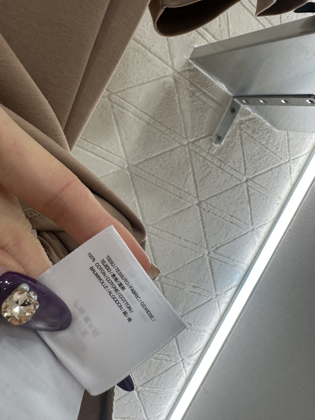 ♥Louis vuitto*♥2025新品上架 立体刺绣字母𝑇𝑒𝑒定制YB丝光全棉材质，透气舒适，质感十