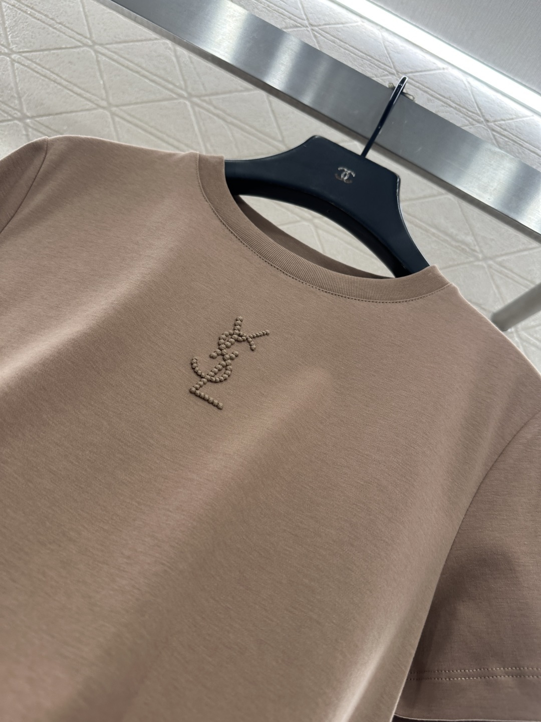 ♥Louis vuitto*♥2025新品上架 立体刺绣字母𝑇𝑒𝑒定制YB丝光全棉材质，透气舒适，质感十