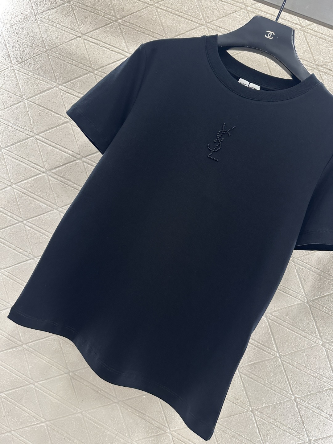 ♥Louis vuitto*♥2025新品上架 立体刺绣字母𝑇𝑒𝑒定制YB丝光全棉材质，透气舒适，质感十