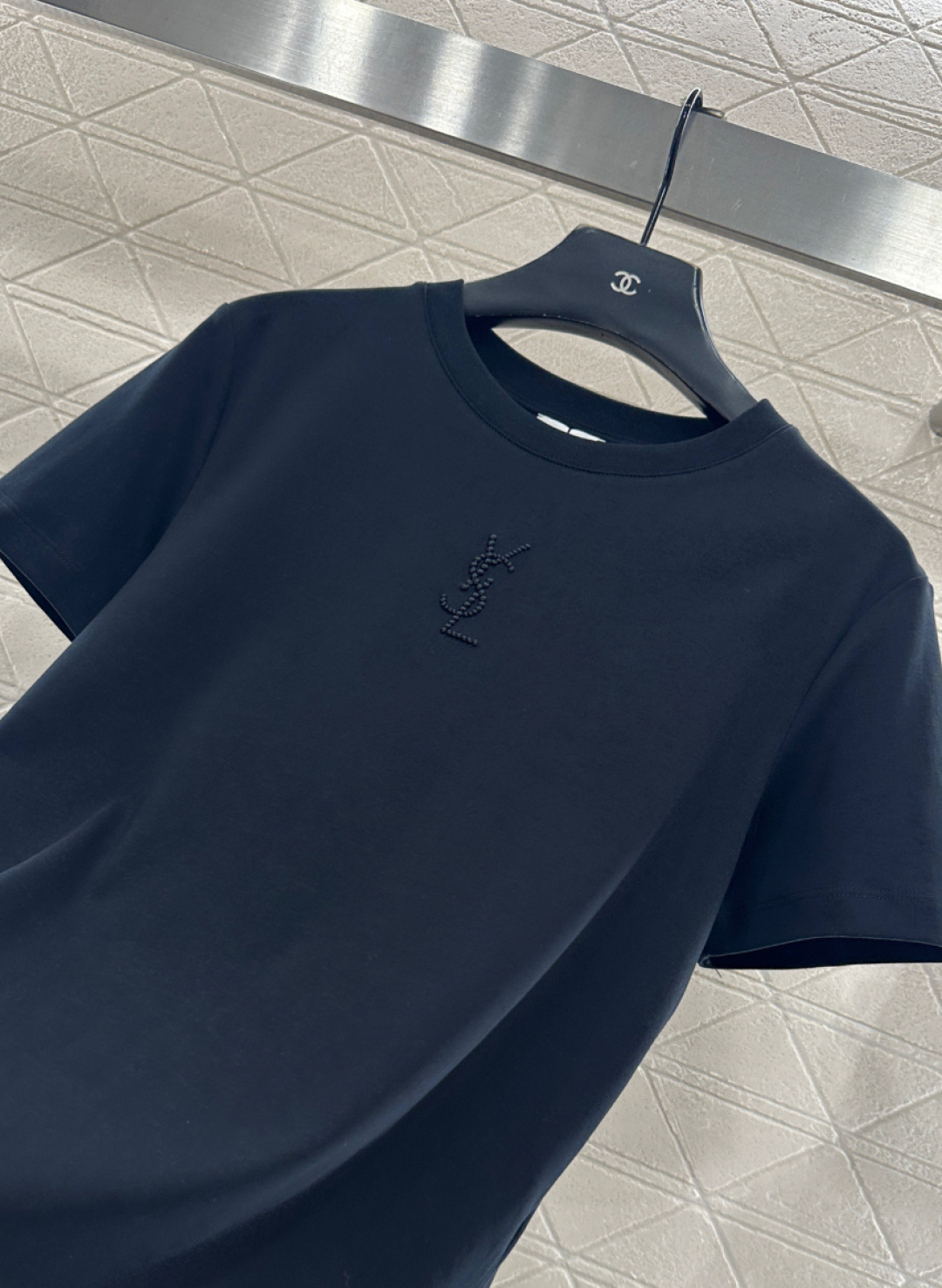 ♥Louis vuitto*♥2025新品上架 立体刺绣字母𝑇𝑒𝑒定制YB丝光全棉材质，透气舒适，质感十