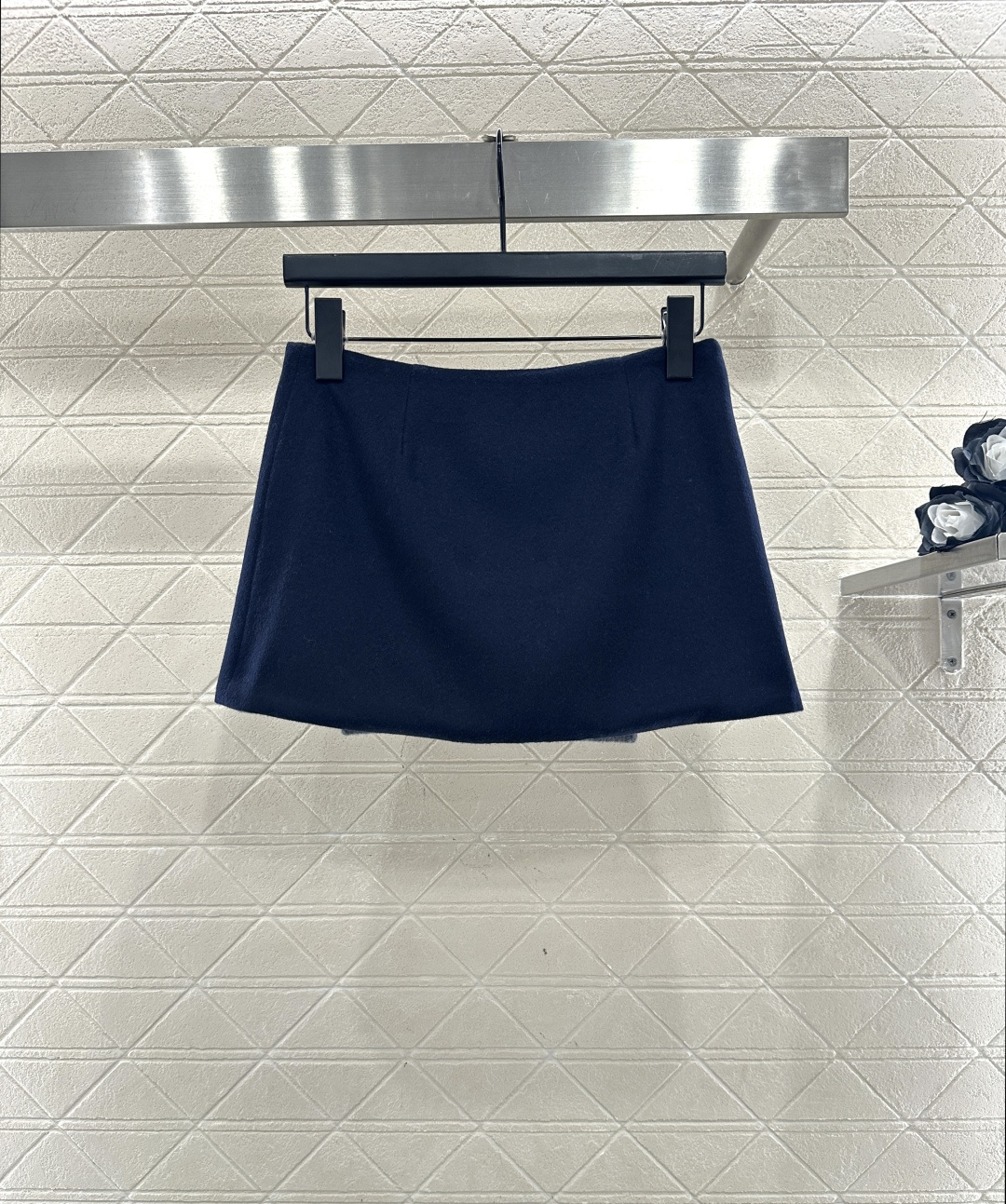♥Miumi♥2025新品上架 两面穿高腰一片式前挡半裙定制YB进口羊绒羊毛呢材质，质感高级，穿搭有型，