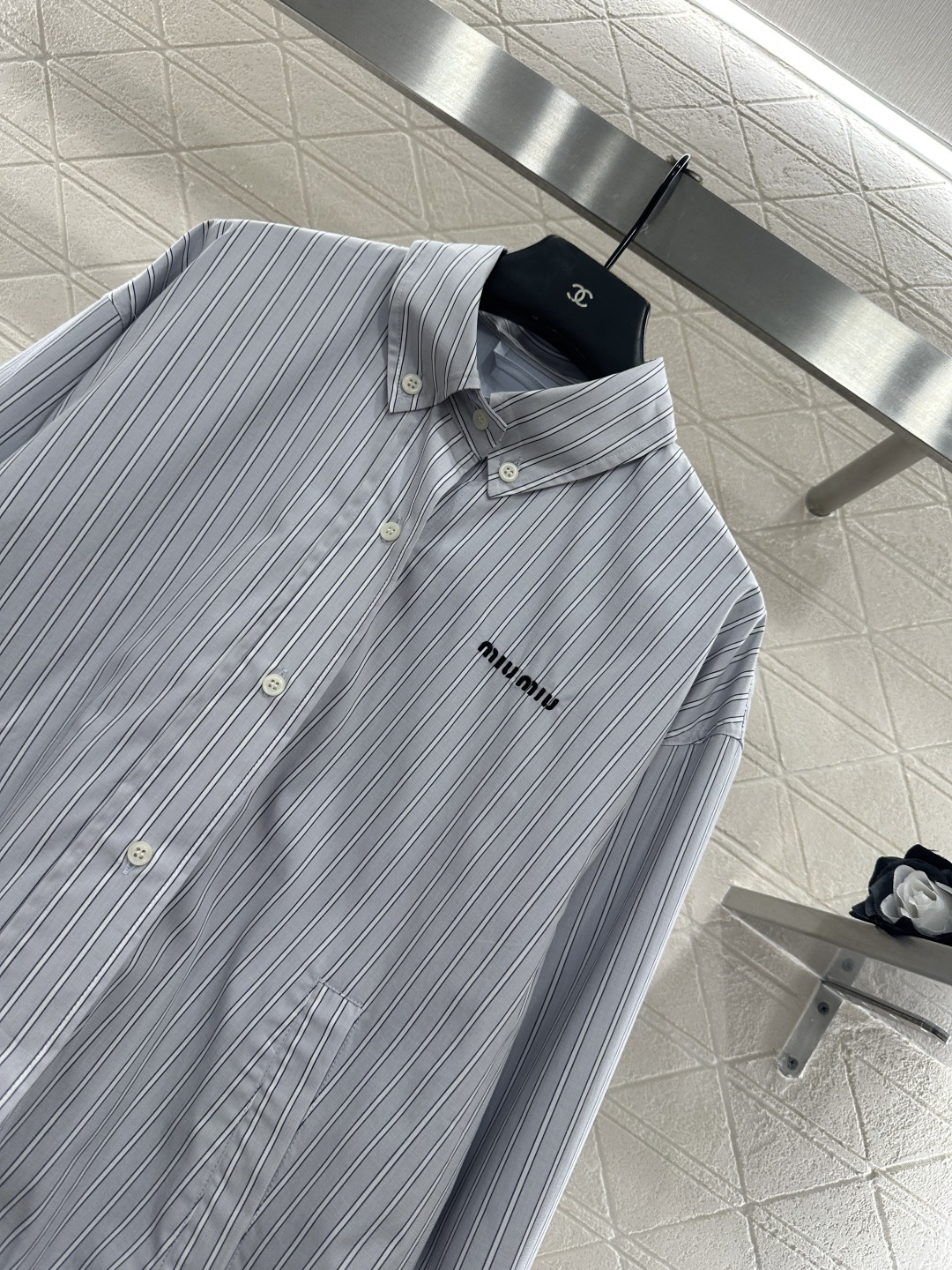 ♥Miumi*♥2025新品上架 对条翻领外套抽绳半裙套装定制YB斜纹全棉材质，质感舒适，穿搭有型，翻领