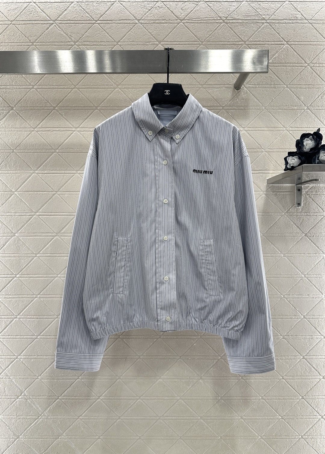 ♥Miumi*♥2025新品上架 对条翻领外套抽绳半裙套装定制YB斜纹全棉材质，质感舒适，穿搭有型，翻领