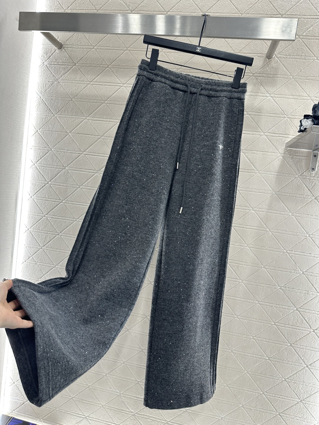 ♥Dio*♥2025新品上架 亮片抽绳阔腿长裤定制YB进口羊毛混纺材质，质感高级，穿搭有型，高腰抽绳阔腿