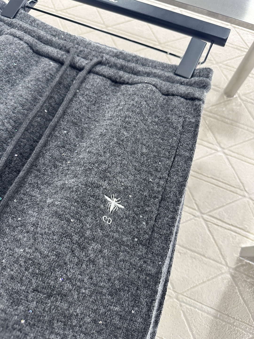 ♥Dio*♥2025新品上架 亮片抽绳阔腿长裤定制YB进口羊毛混纺材质，质感高级，穿搭有型，高腰抽绳阔腿