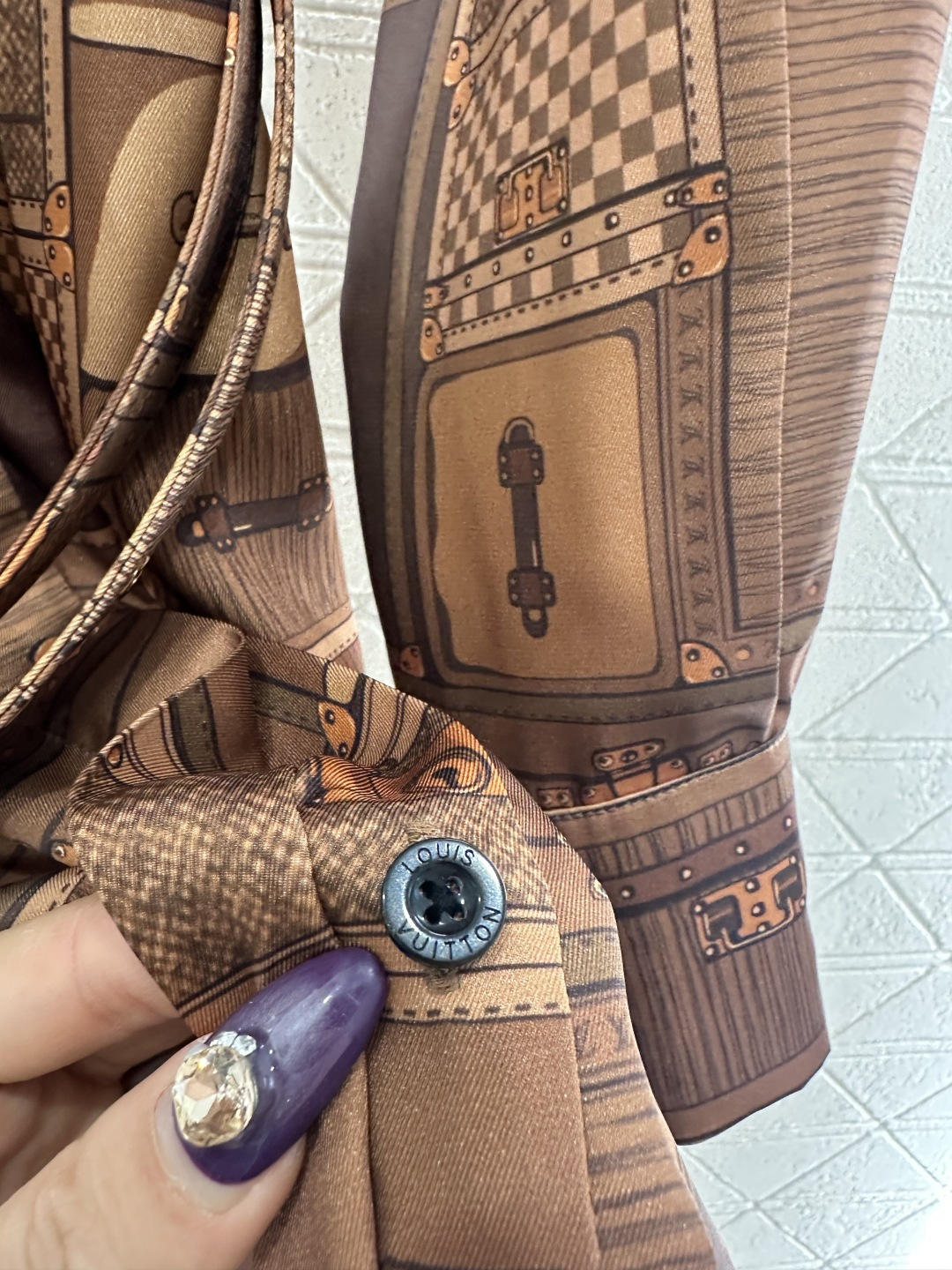 ♥Louis vuitto*♥2026新品上架 印花真丝腰带翻领衬衫裙定制YB进口真丝材质，质感细腻，垂