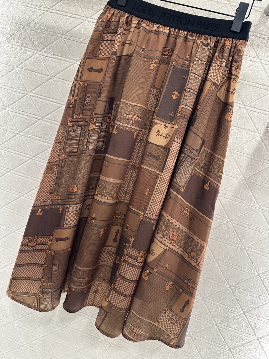 ♥Louis vuitto*♥2026新品上架 印花真丝翻领衬衫半裙套装定制YB进口真丝材质，质感细腻，