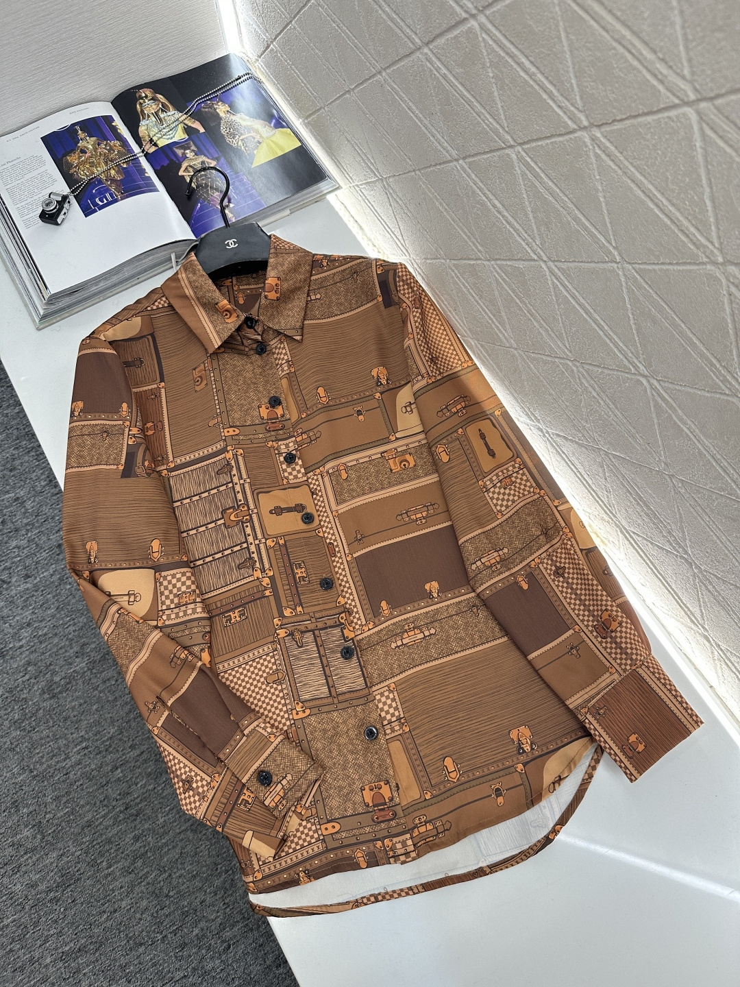 ♥Louis vuitto*♥2026新品上架 印花真丝翻领衬衫长裤套装定制YB进口真丝材质，质感细腻，