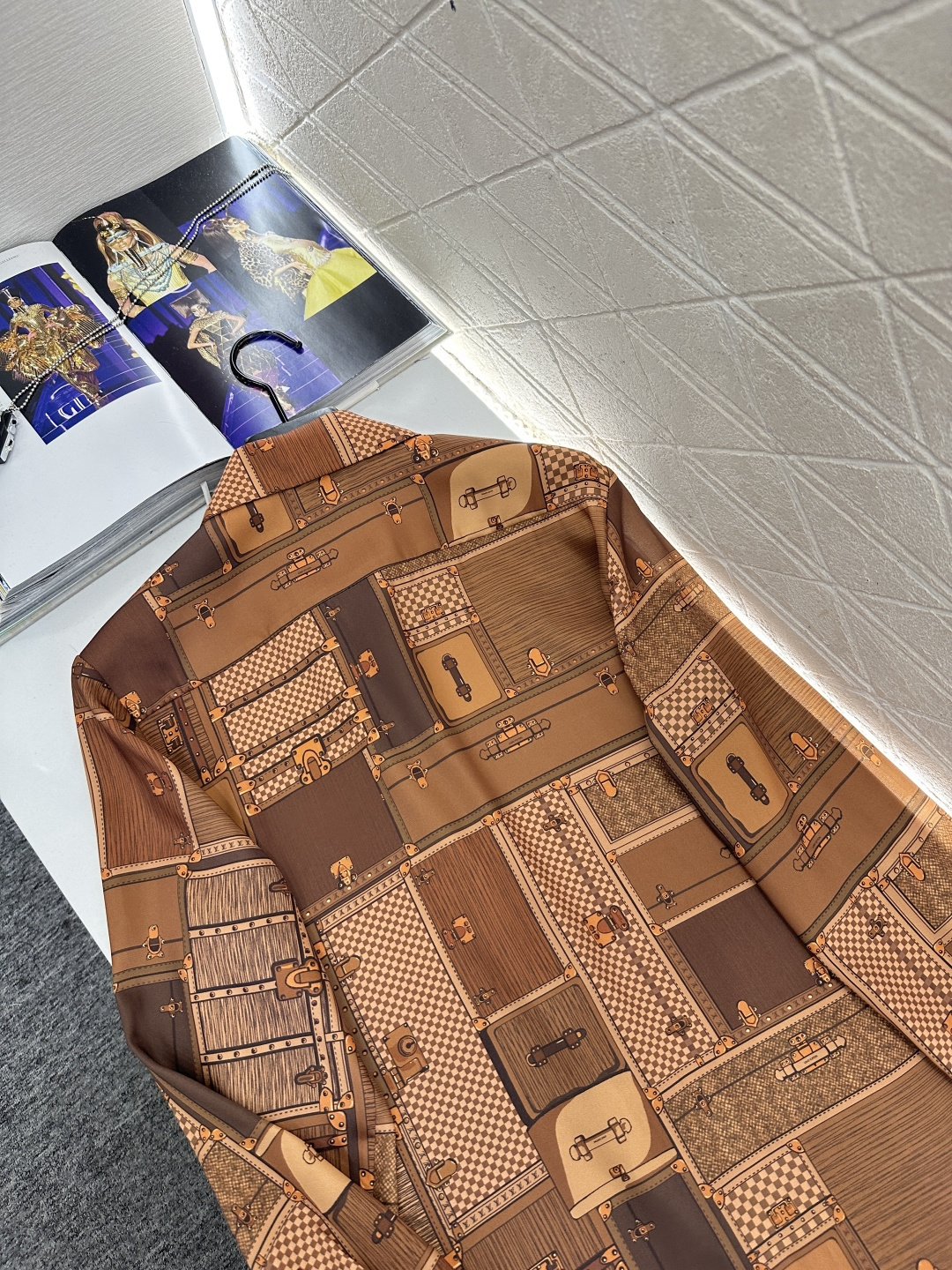 ♥Louis vuitto*♥2026新品上架 印花真丝翻领衬衫长裤套装定制YB进口真丝材质，质感细腻，