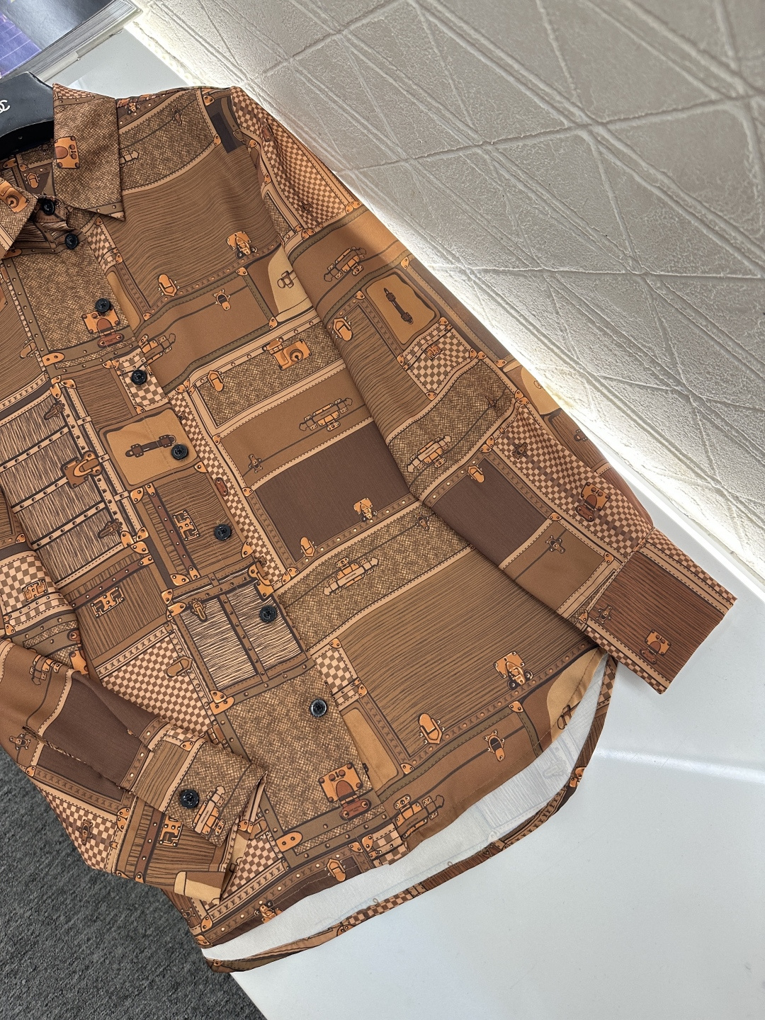 ♥Louis vuitto*♥2026新品上架 印花真丝翻领衬衫长裤套装定制YB进口真丝材质，质感细腻，