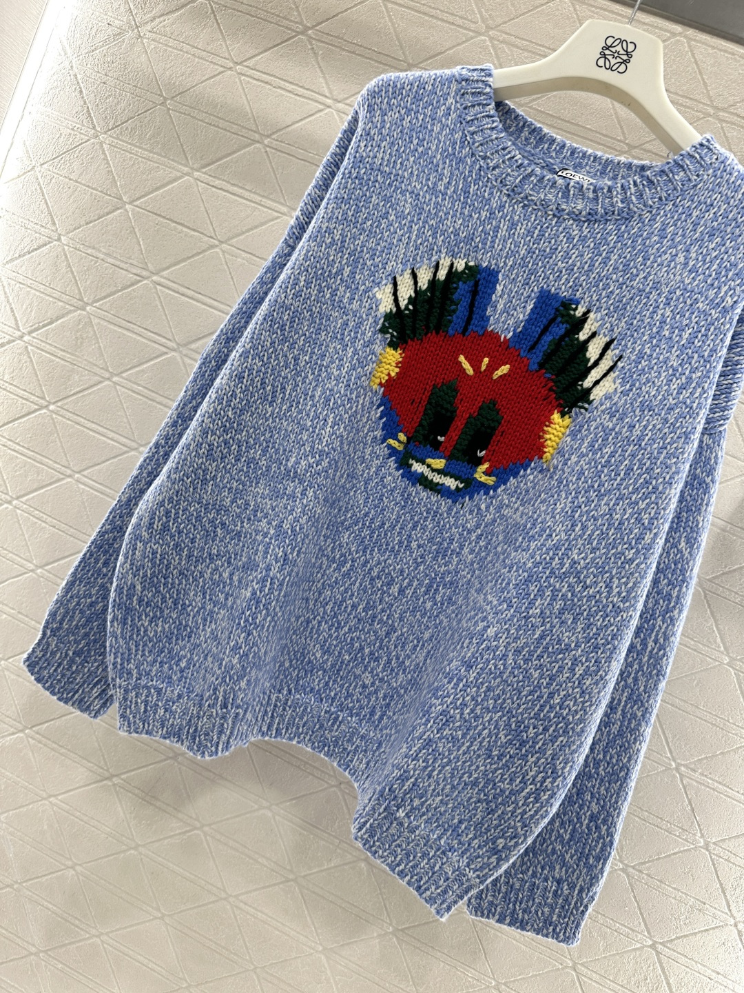 ♥Loew*♥2025新品上架 蓝白钩花针织毛衣定制YB羊毛纱线织造，穿搭舒适，质感十足，圆领针织套头毛