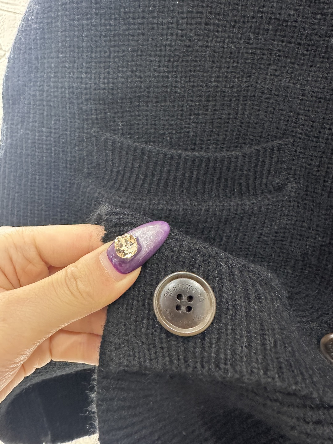 ♥West vivienn*♥2025新品上架 土星徽标针织开衫定制YB羊毛纱线织造，质感高级，穿搭舒适