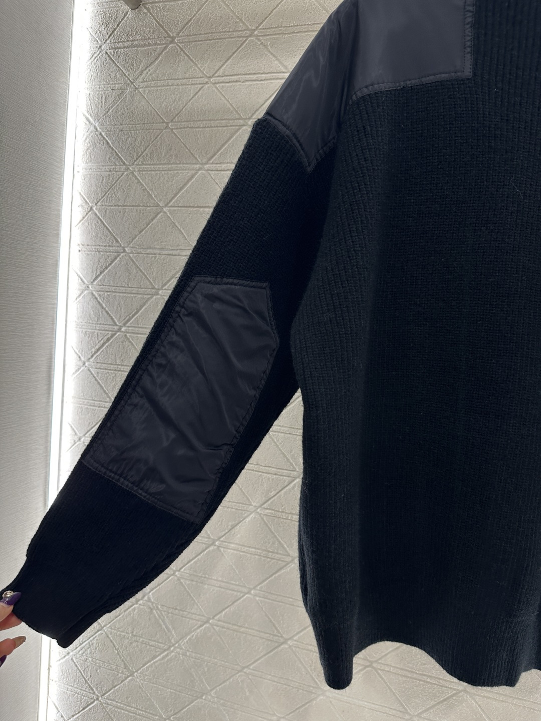 ♥West vivienn*♥2025新品上架 土星徽标针织开衫定制YB羊毛纱线织造，质感高级，穿搭舒适