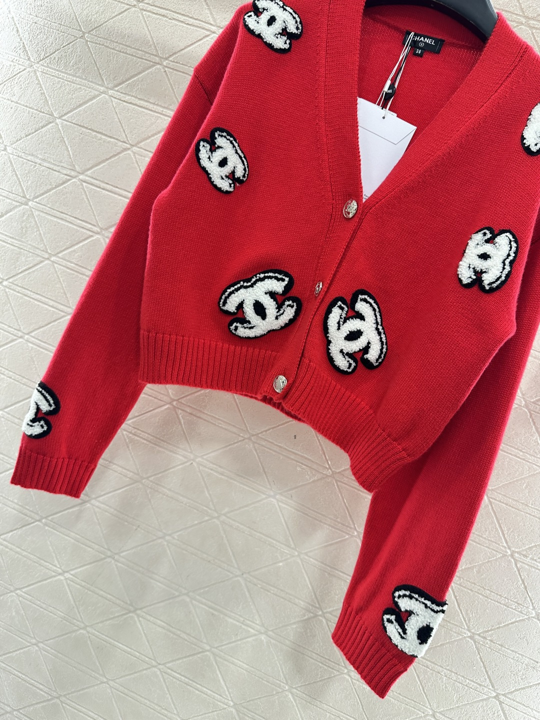 ♥Chane*♥2025新品上架 双C字母针织开衫定制YB全棉纱线织造 质感细腻 舒适好穿 V领短款针织