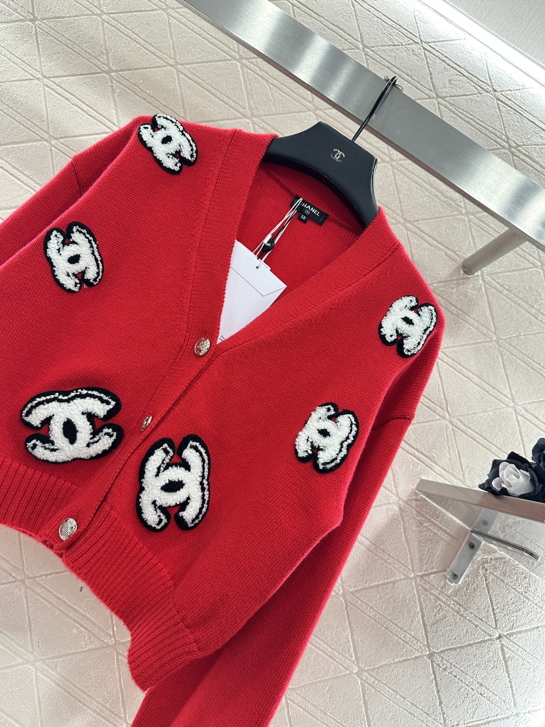 ♥Chane*♥2025新品上架 双C字母针织开衫定制YB全棉纱线织造 质感细腻 舒适好穿 V领短款针织